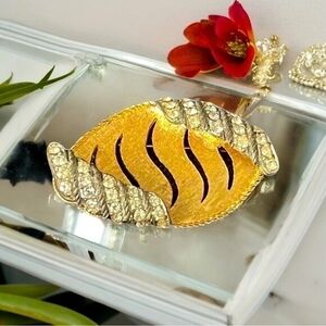 Vintage 1950s BSK Silver Gold Rhinestone Brooch Pin 2.1"x1.4" Signed Collectible